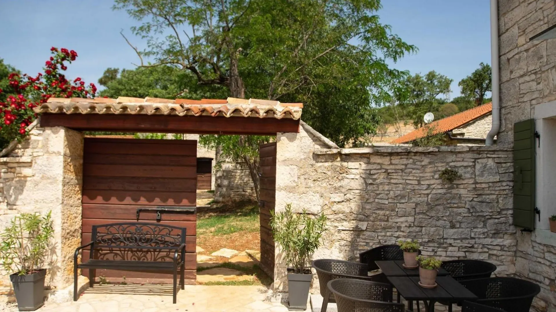Villa The Poolside Stone House In Bale Croatie