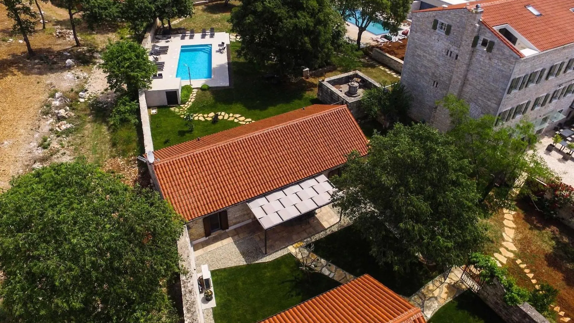 Villa The Poolside Stone House In Bale